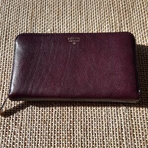 Fossil Leather Zip Around Clutch Wallet in Dark Brown w/Turquoise Interior